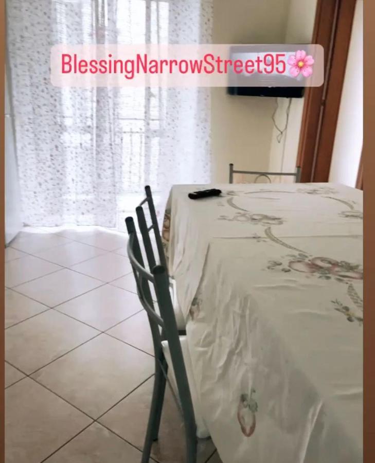 Blessingnarrowstreet95 Appartement Napels Buitenkant foto